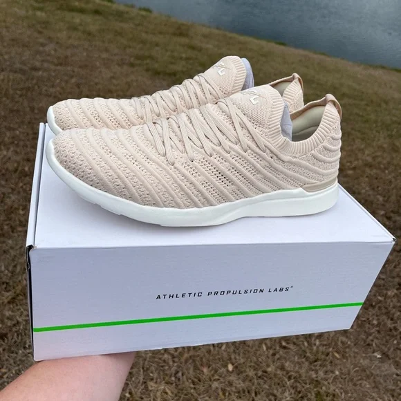 NWT APL Techloom Wave Mens 12 in Warm Silk/Ivory